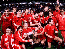 Load image into Gallery viewer, ABERDEEN 1983 EUROPEAN CUP WINNERS CUP HOME RARE VINTAGE JERSEY RETRO FOOTBALL SHIRT