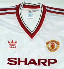 Load image into Gallery viewer, MANCHESTER UNITED 1986 AWAY WHITE VINTAGE JERSEY RETRO FOOTBALL SHIRT
